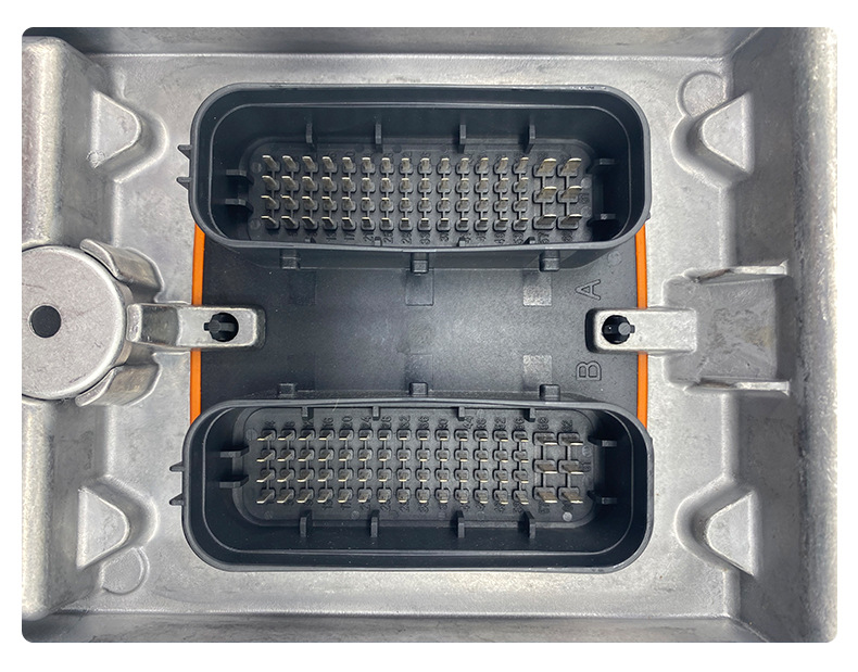 Volvo配件 發(fā)動(dòng)機(jī)板21695313